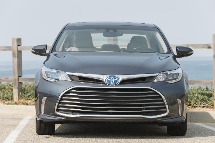  Toyota Avalon Hybrid 2016 года  (US) (фото 3 из 19)